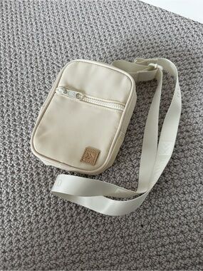Thread cross body purse bag
